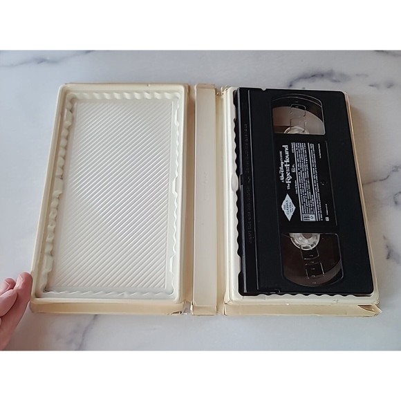 The Fox and the Hound (VHS, 1994) - Picture 2 of 10